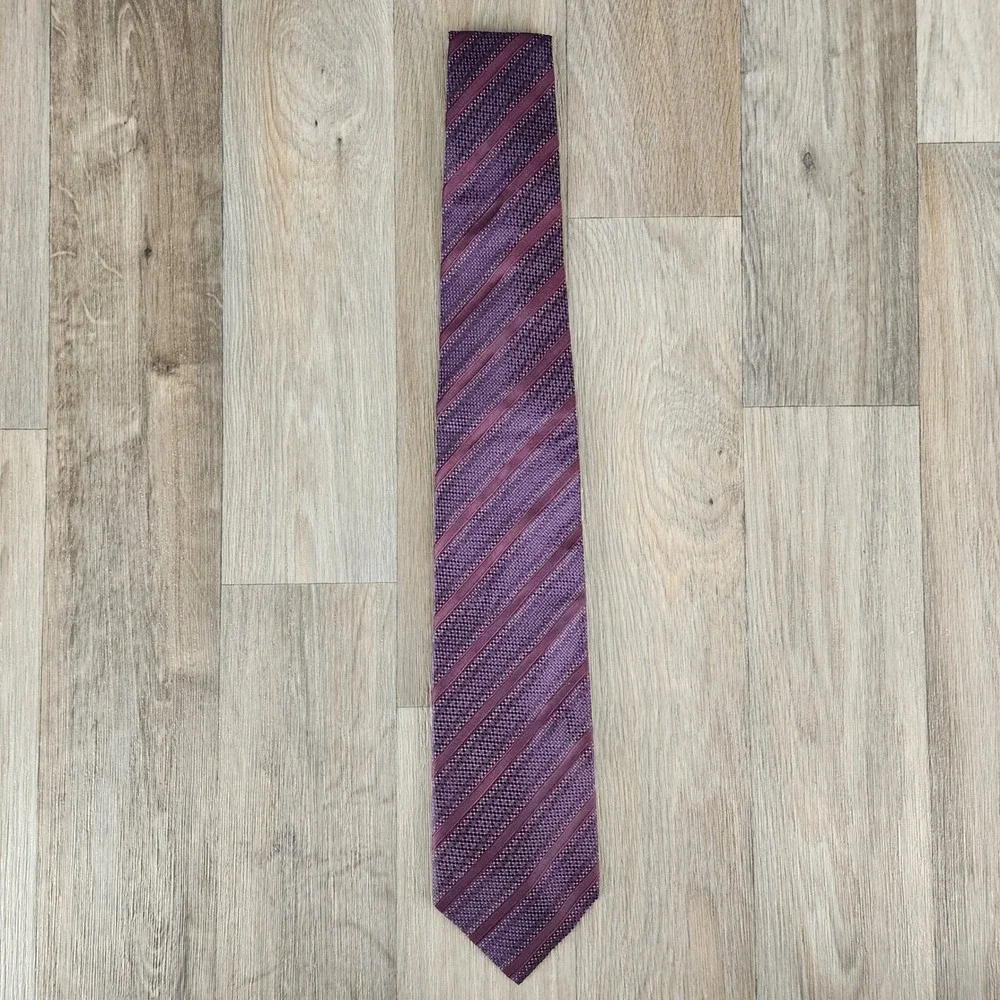 Mario Dessuti Purple Burgundy Striped 100% Silk Textured Geometric Mens Necktie